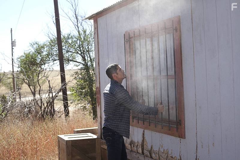 JD Pardo in Посланники (2015)