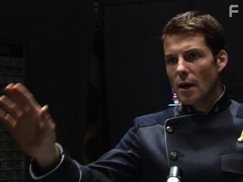 Jamie Bamber in Звездный крейсер Галактика (2004)
