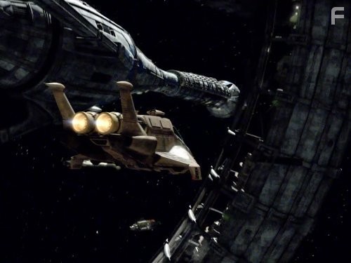 Звездный крейсер Галактика (2004)