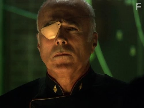 Michael Hogan in Звездный крейсер Галактика (2004)