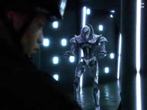 Звездный крейсер Галактика (2004)