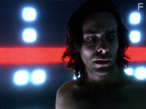 James Callis in Звездный крейсер Галактика (2004)