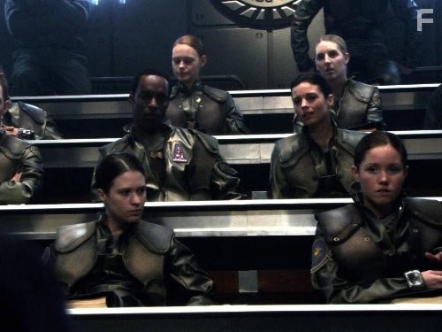 Звездный крейсер Галактика (2004)