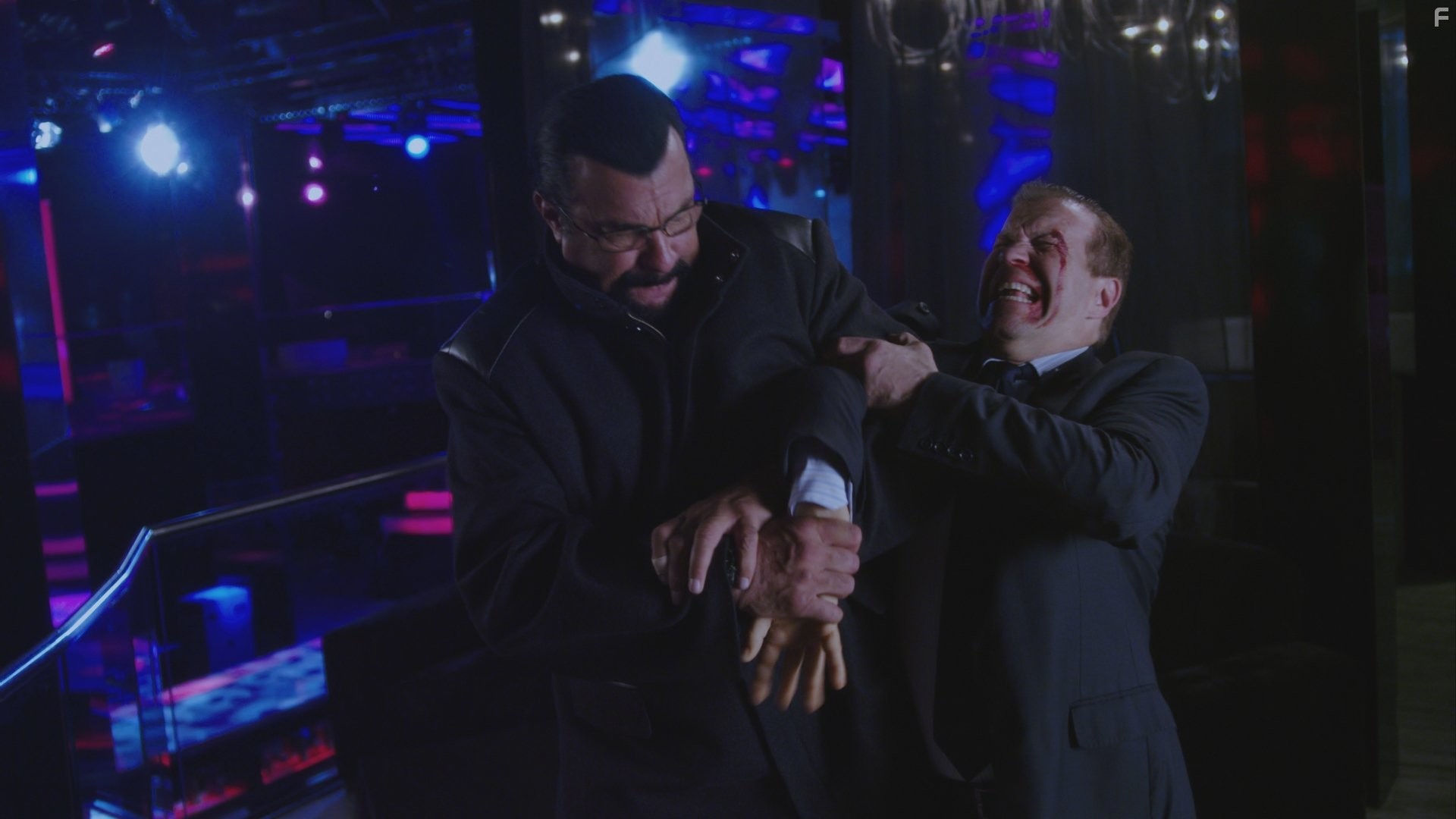 Steven Seagal in Наёмник: Отпущение грехов (2015)