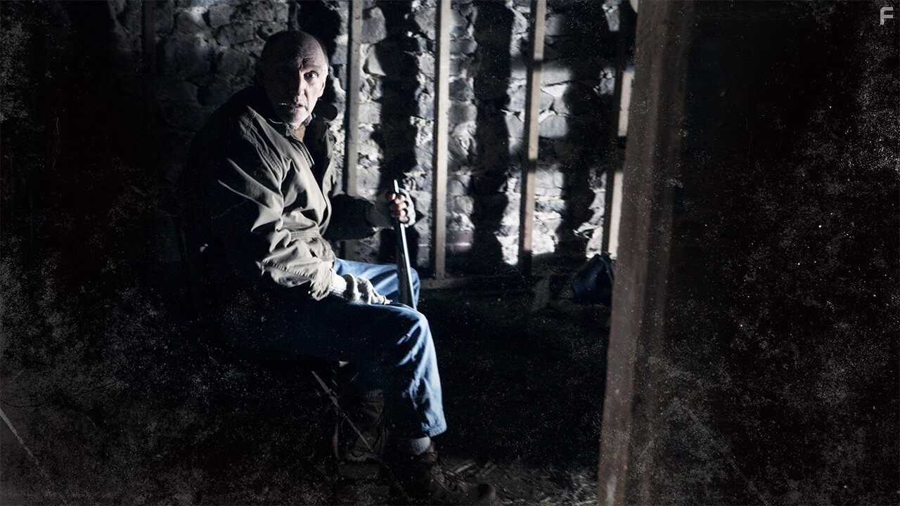 Peter McRobbie in Визит (2015)