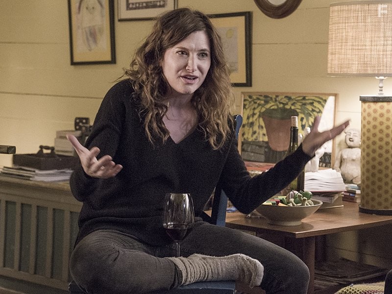 Kathryn Hahn in Типа счастье (2015)