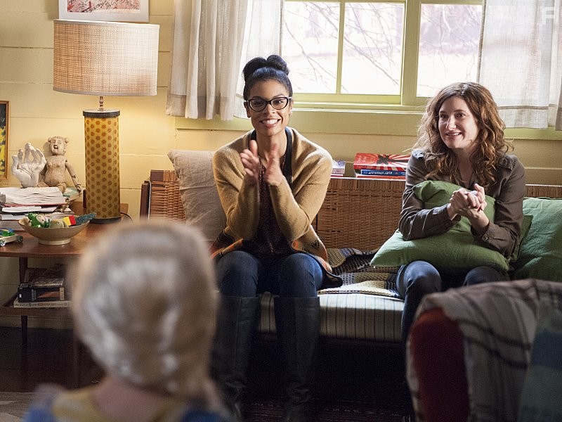 Kathryn Hahn and Susan Kelechi Watson in Типа счастье (2015)