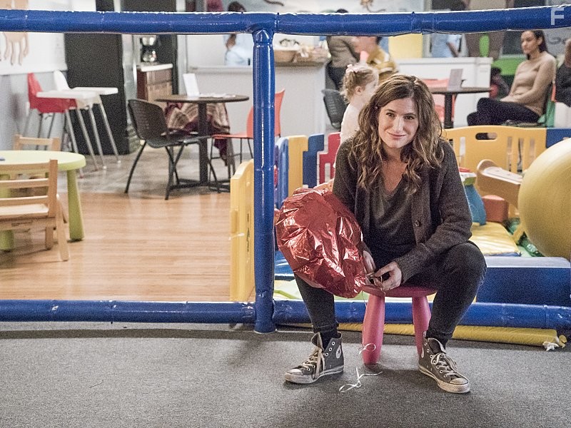 Kathryn Hahn in Типа счастье (2015)