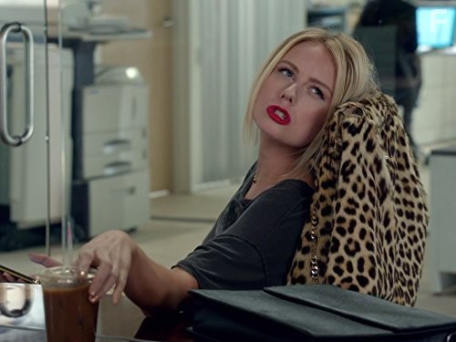 Justine Lupe in Юная (2015)