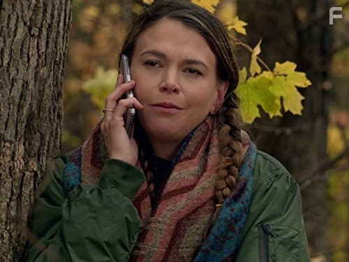 Sutton Foster in Юная (2015)