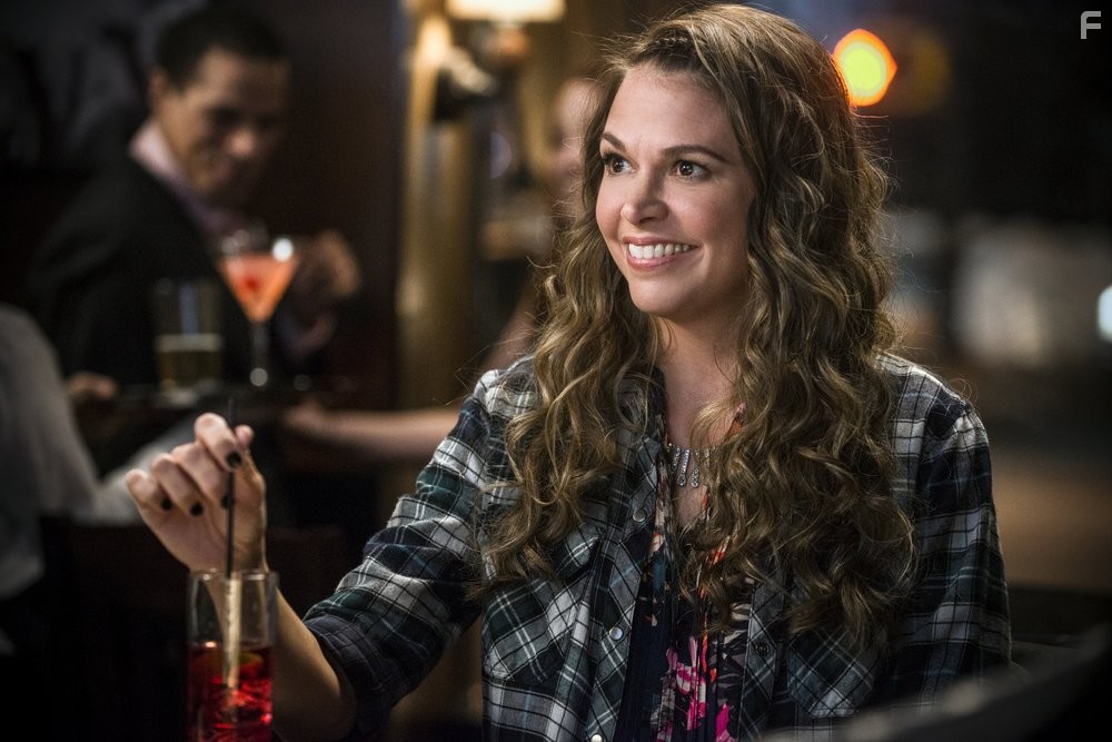 Sutton Foster in Юная (2015)