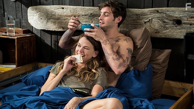 Sutton Foster and Nico Tortorella in Юная (2015)