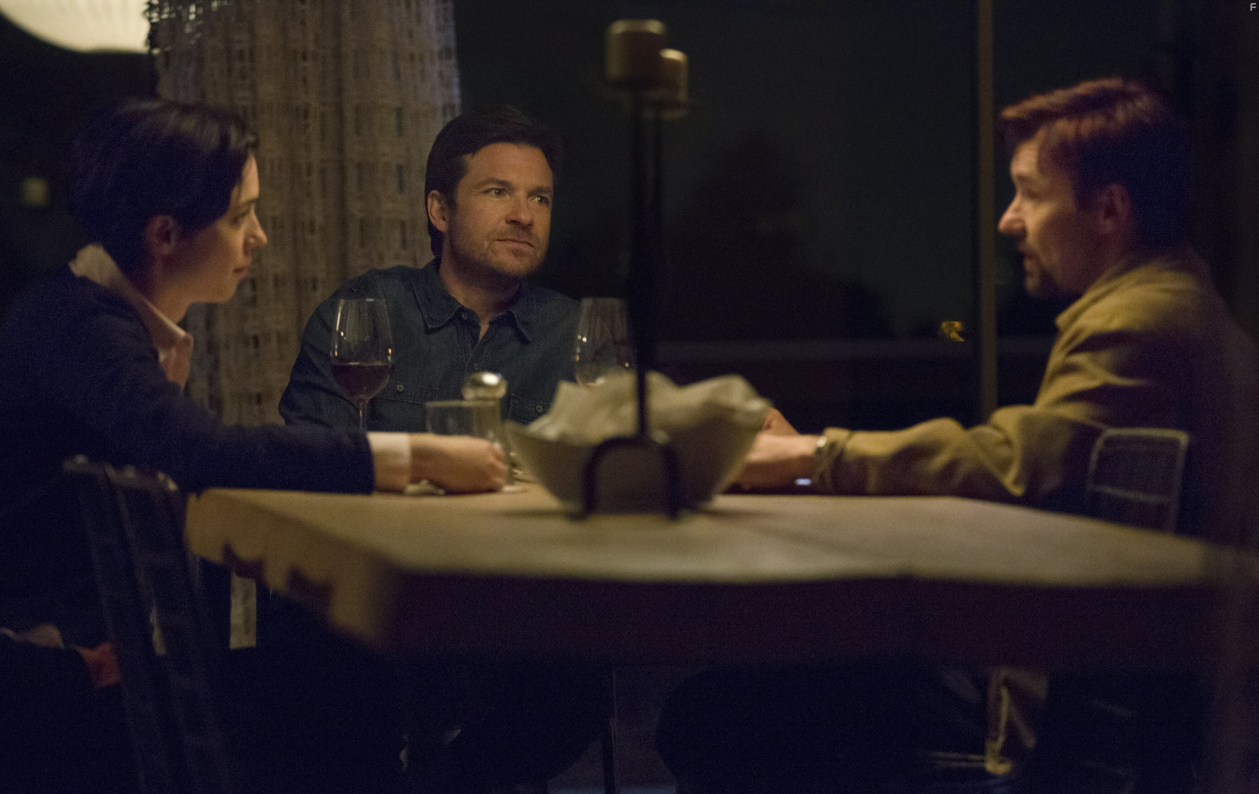 Jason Bateman, Joel Edgerton, and Rebecca Hall in Подарок (2015)