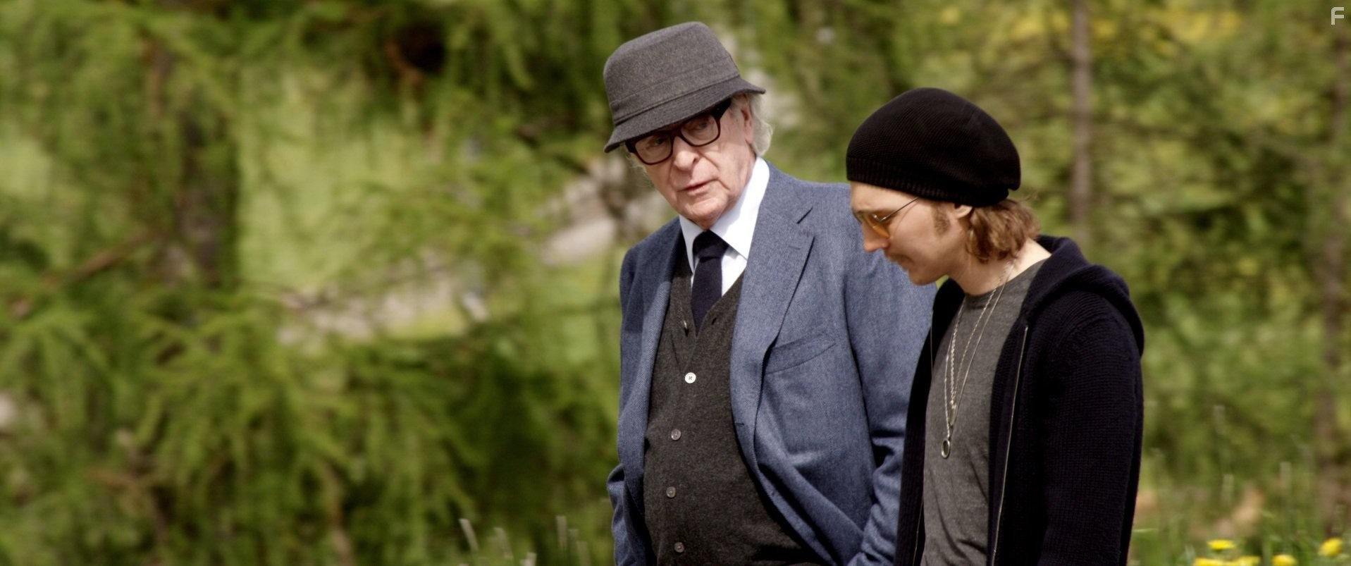 Michael Caine and Paul Dano in Молодость (2015)