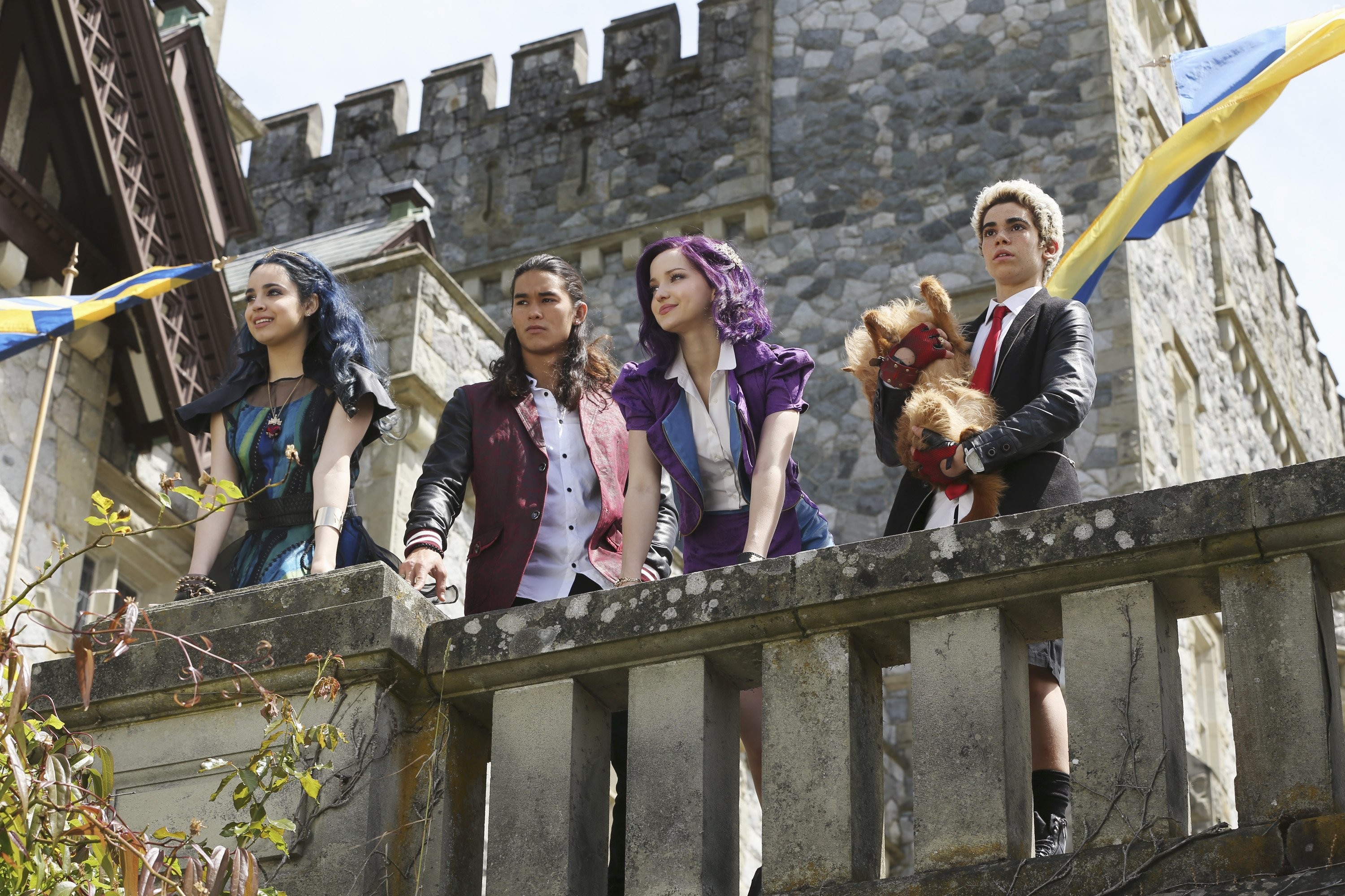 Booboo Stewart, Cameron Boyce, Dove Cameron, and Sofia Carson in Наследники (2015)