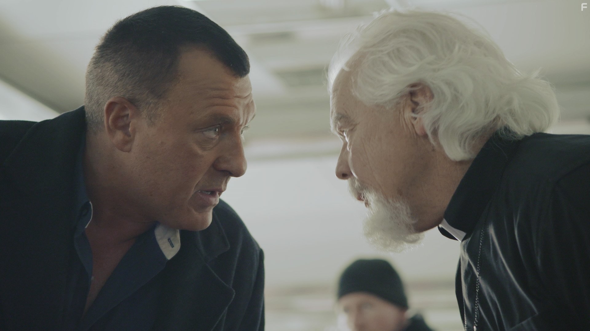 Tom Sizemore and Kevin Shea in Dark Haul (2014)