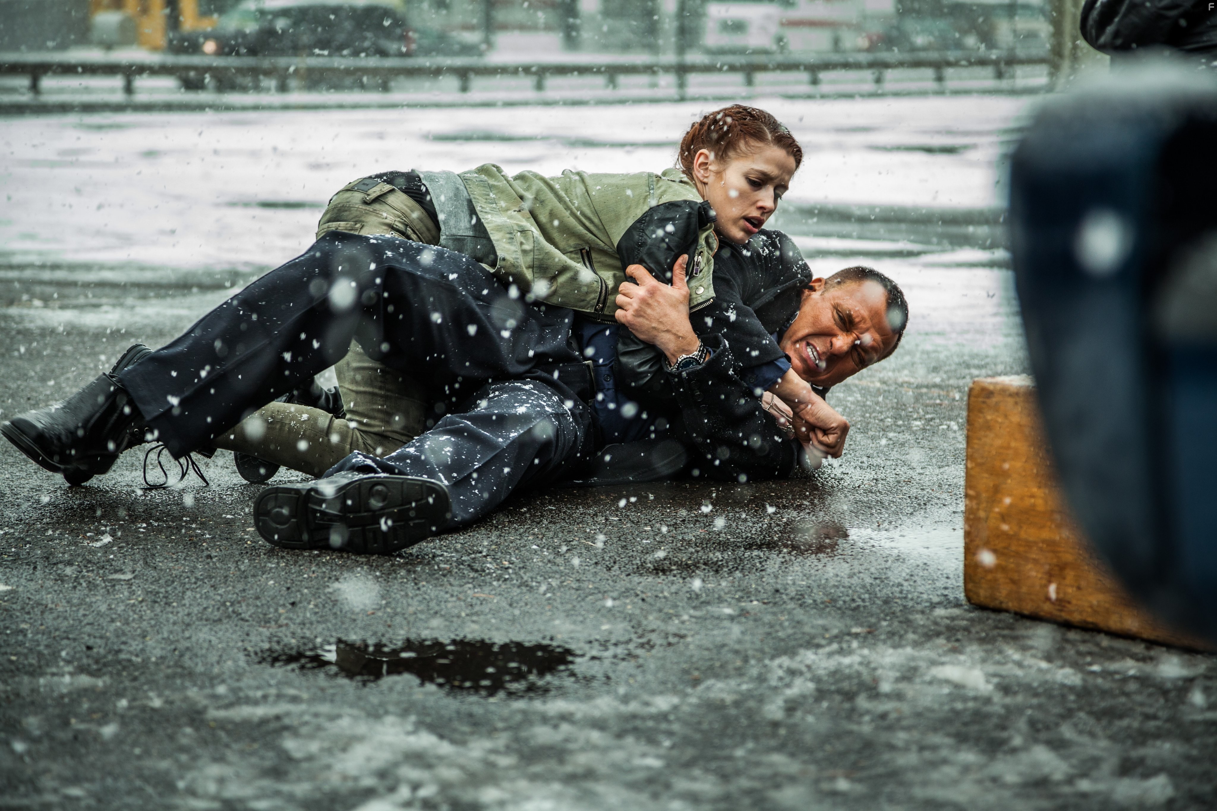 Tom Sizemore and Evalena Marie in Dark Haul (2014)