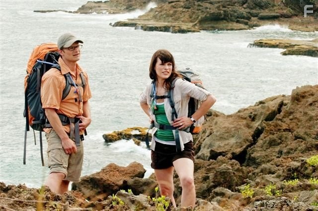 Milla Jovovich and Steve Zahn in Идеальный побег (2009)