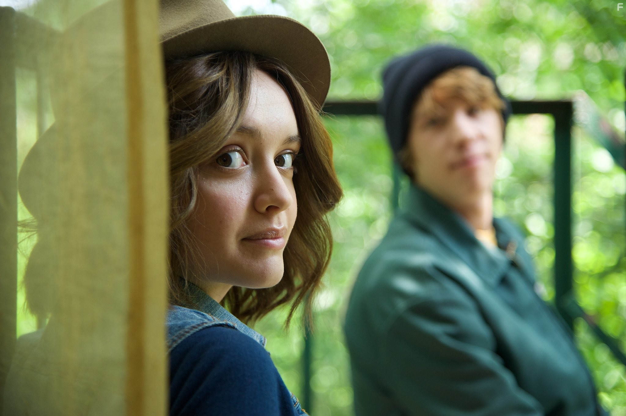 Thomas Mann and Olivia Cooke in Я, Эрл и умирающая девушка (2015)