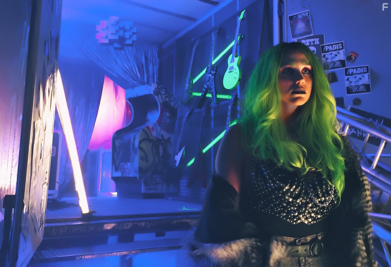 Kesha in Джем и голограммы (2015)