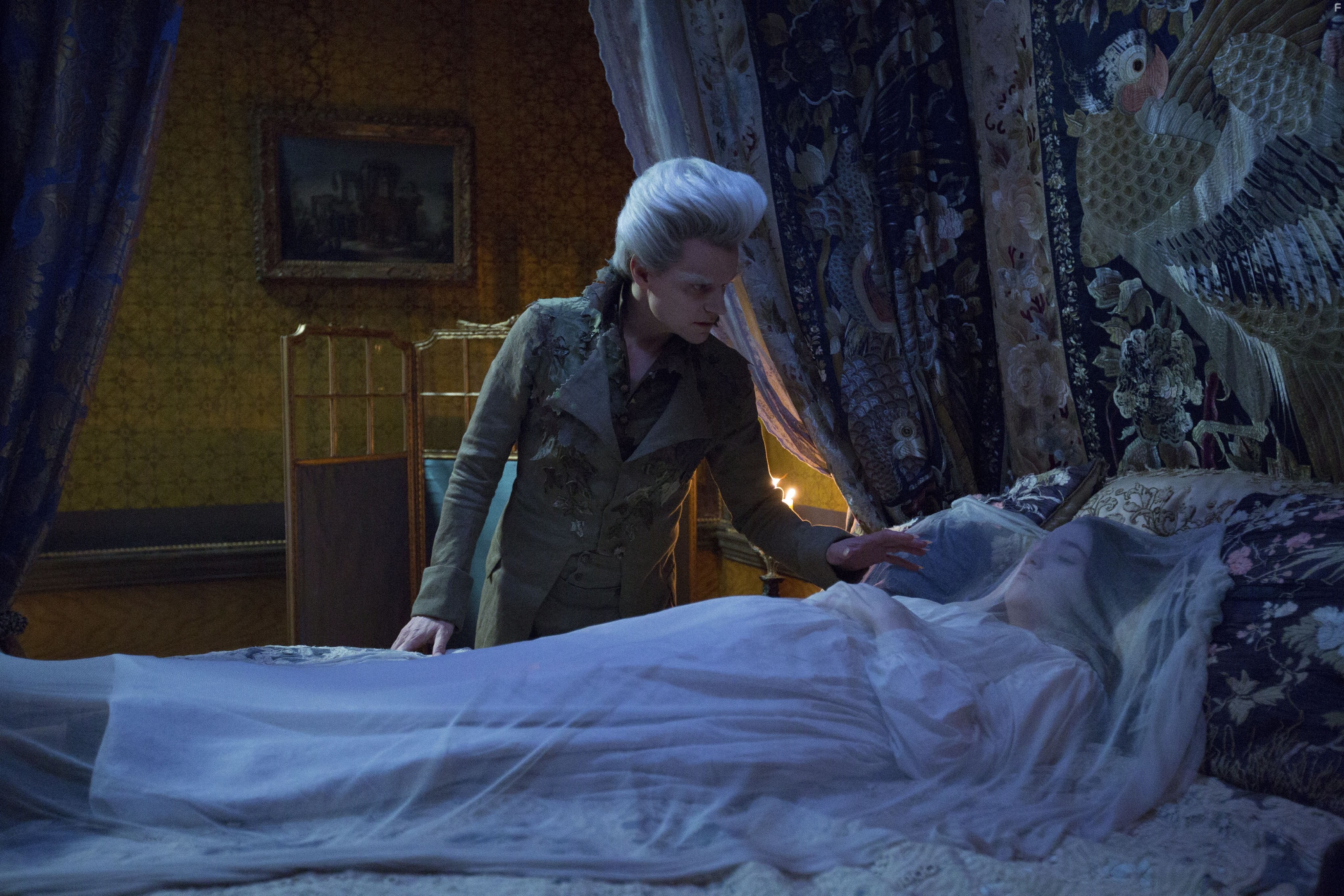 Marc Warren and Alice Englert in Джонатан Стрендж и мистер Норрелл (2015)