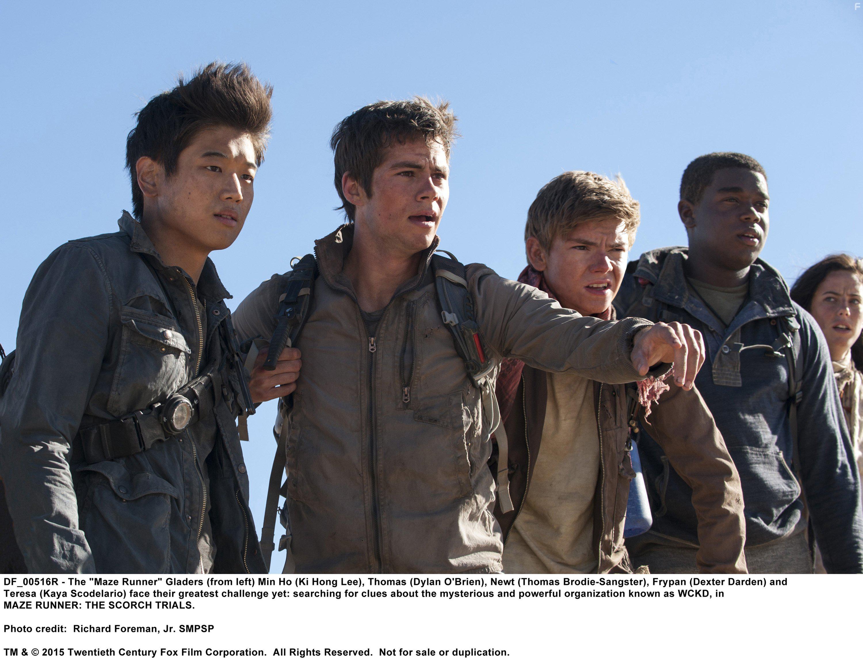 Thomas Brodie-Sangster, Kaya Scodelario, Dexter Darden, Dylan O'Brien, and Ki Hong Lee in Maze Runner: The Scorch Trials (2015)