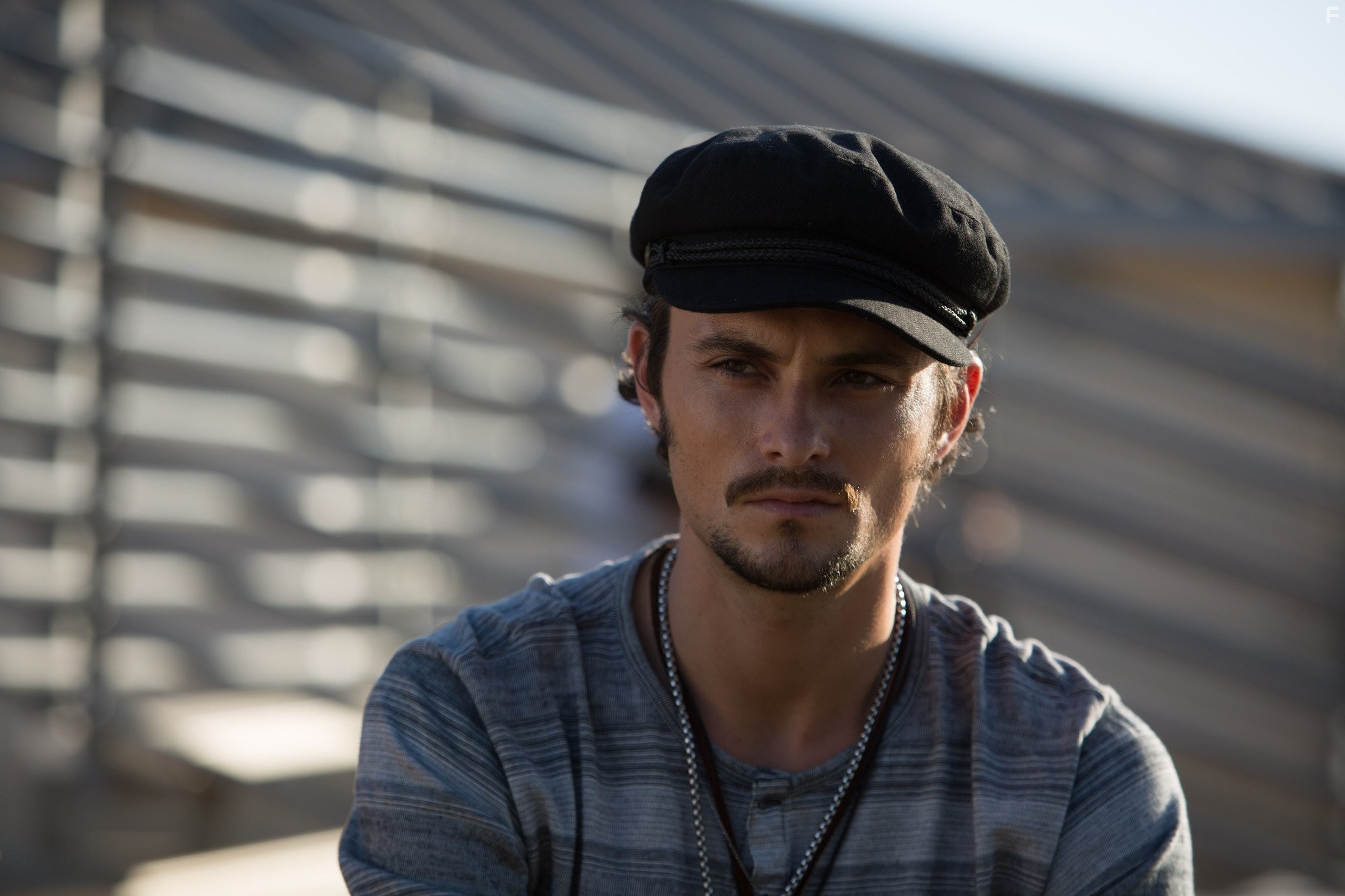Shiloh Fernandez in 128 ударов сердца в минуту (2015)