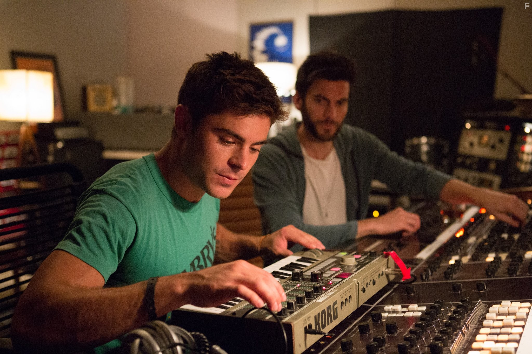 Wes Bentley and Zac Efron in 128 ударов сердца в минуту (2015)