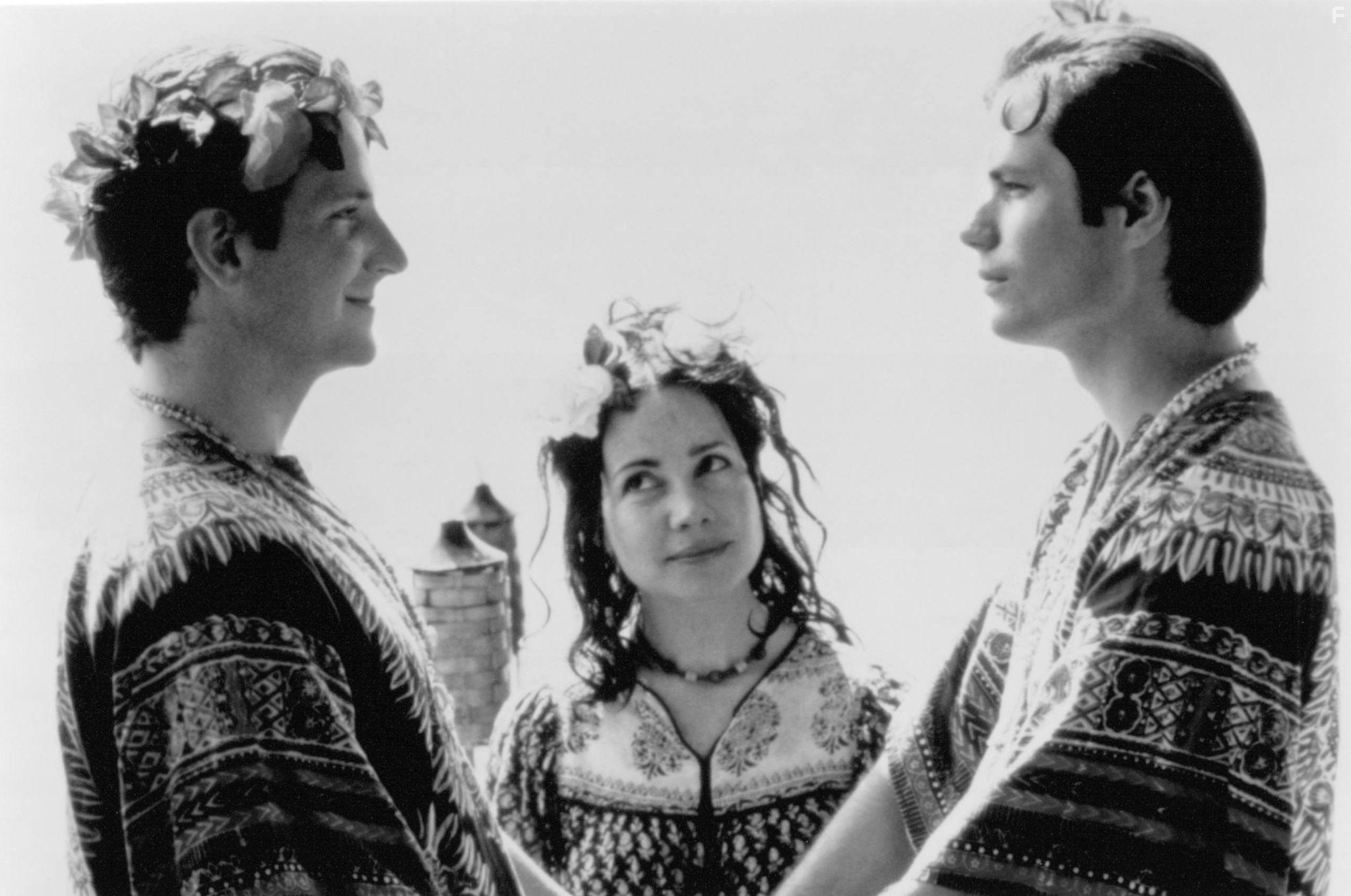 Janeane Garofalo, Michael Ian Black, and Bradley Cooper in Жаркое американское лето (2001)