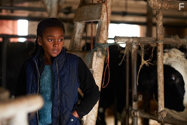 Shailyn Pierre-Dixon in Между (2015)