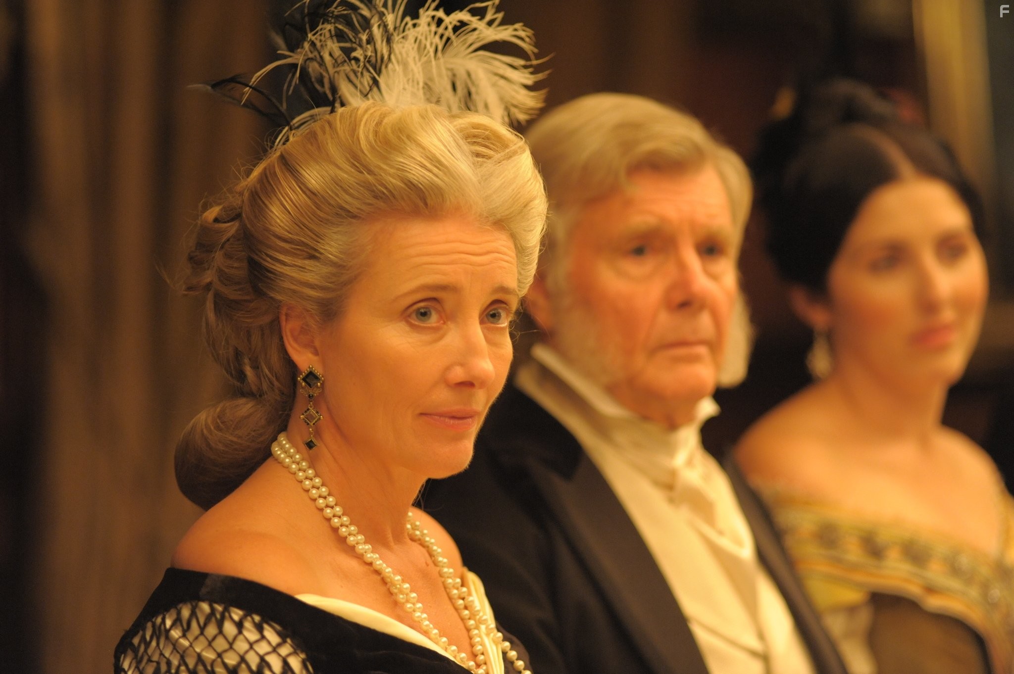 Emma Thompson and James Fox in Эффи (2014)