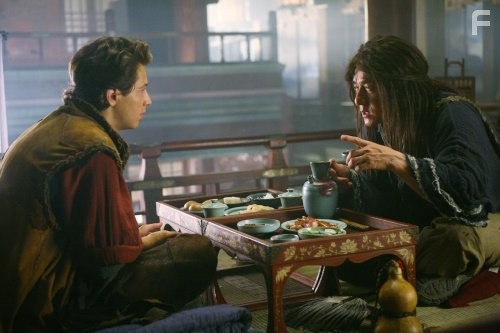 Jackie Chan and Michael Angarano in Запретное царство (2008)