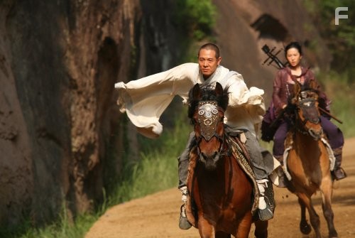 Jet Li and Yifei Liu in Запретное царство (2008)