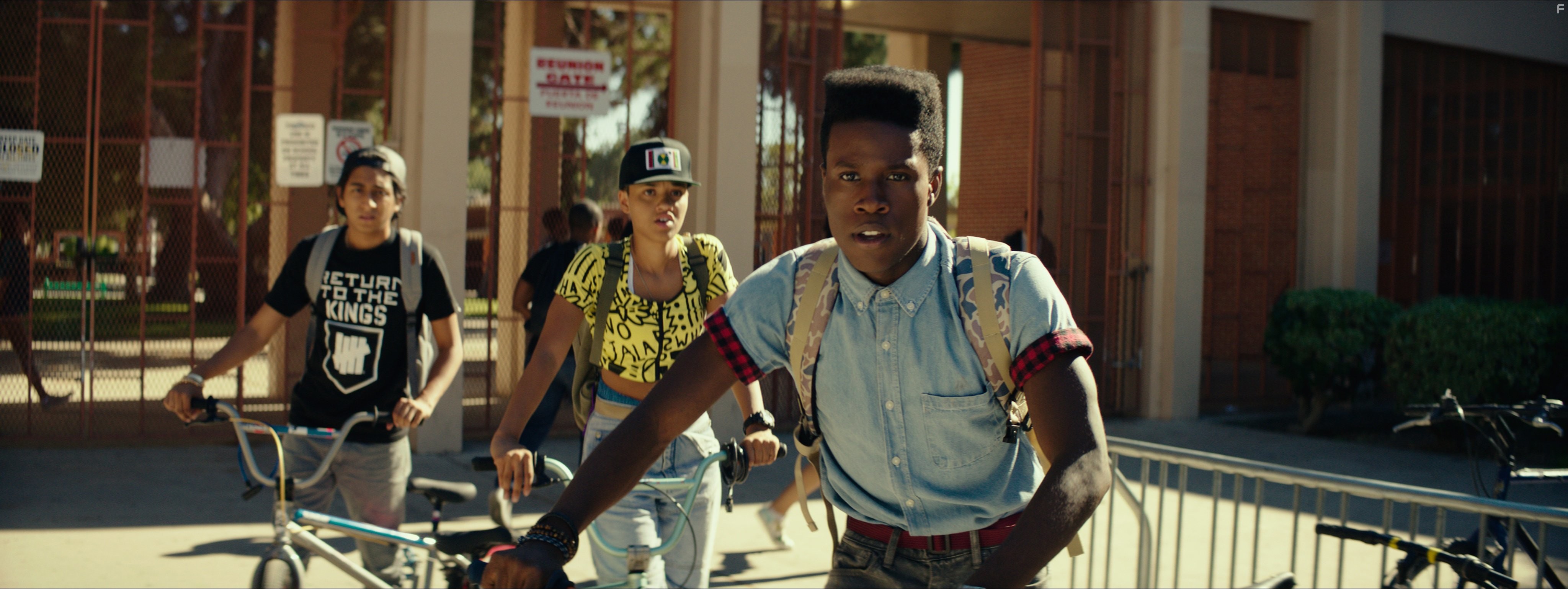 Tony Revolori, Kiersey Clemons, and Shameik Moore in Наркотик (2015)