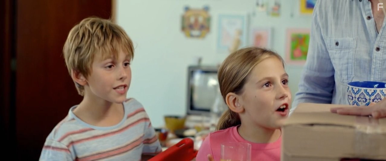 Dan Baily and Megan Baily in Кто там (2015)