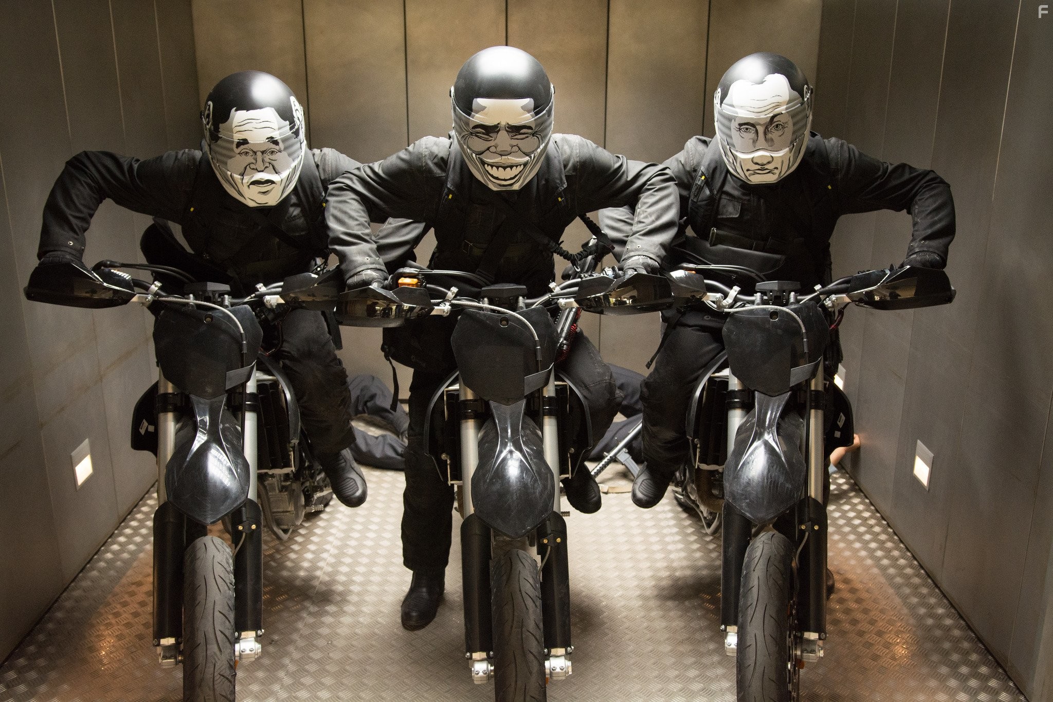 На гребне волны (2015)