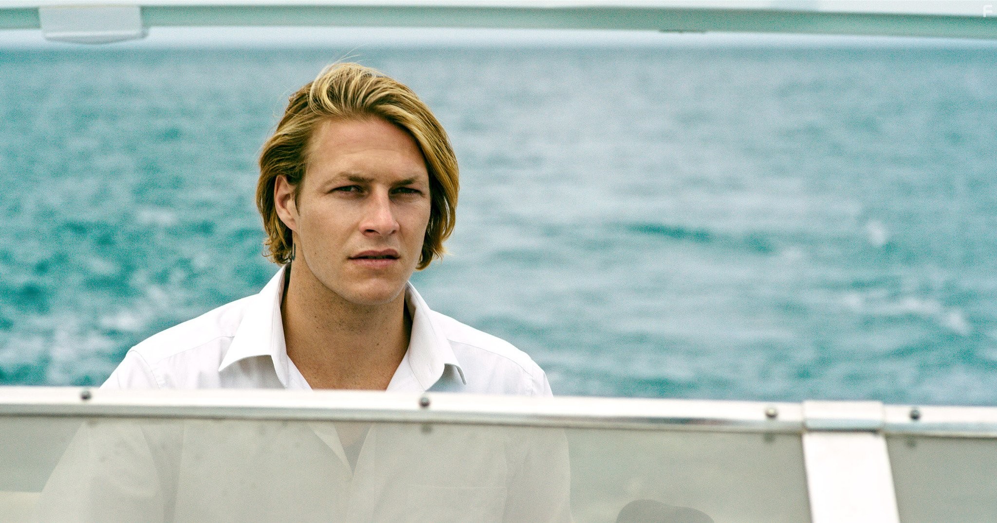 Luke Bracey in На гребне волны (2015)