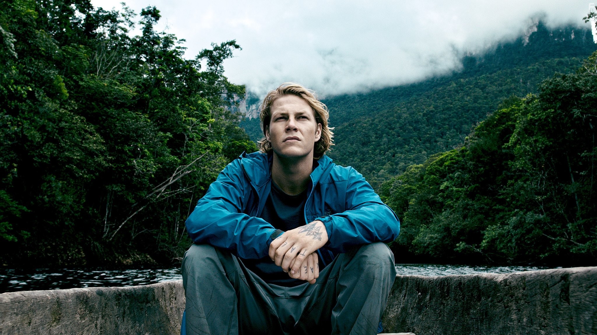 Luke Bracey in На гребне волны (2015)