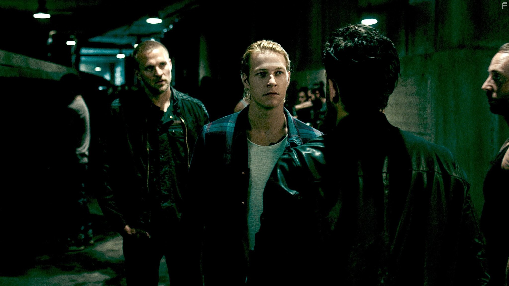 Matias Varela, Edgar Ram?rez, Luke Bracey, and Tobias Santelmann in На гребне волны (2015)