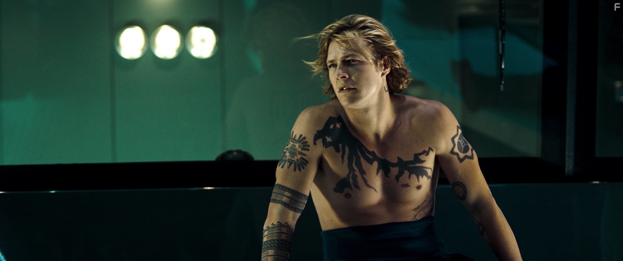 Luke Bracey in На гребне волны (2015)
