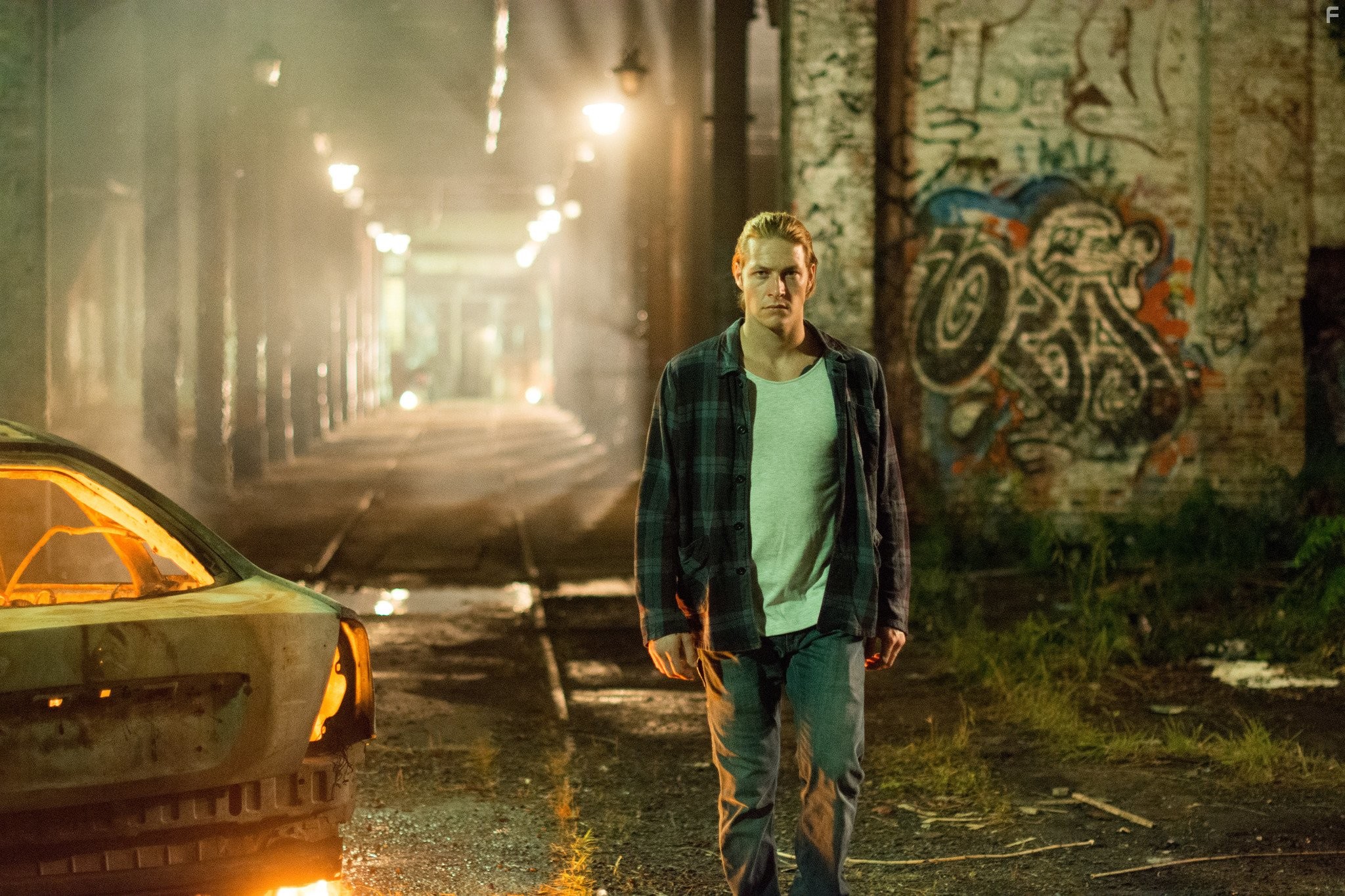 Luke Bracey in На гребне волны (2015)