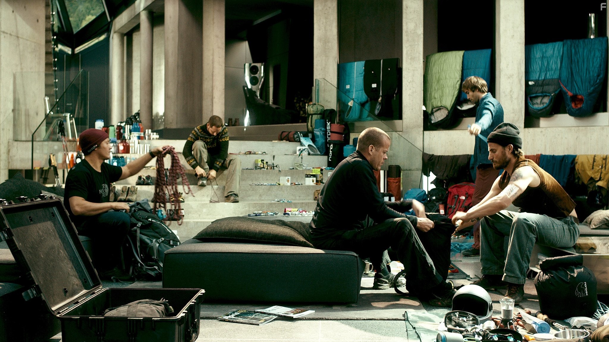 Matias Varela, Clemens Schick, Edgar Ram?rez, Luke Bracey, and Tobias Santelmann in На гребне волны (2015)