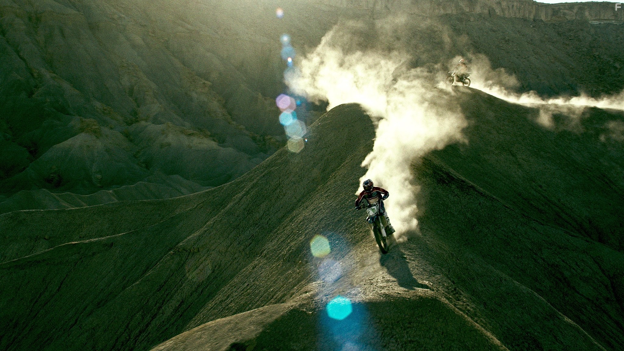 На гребне волны (2015)