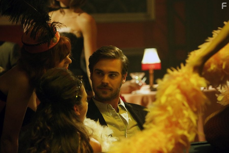 Grey Damon in Водолей (2015)