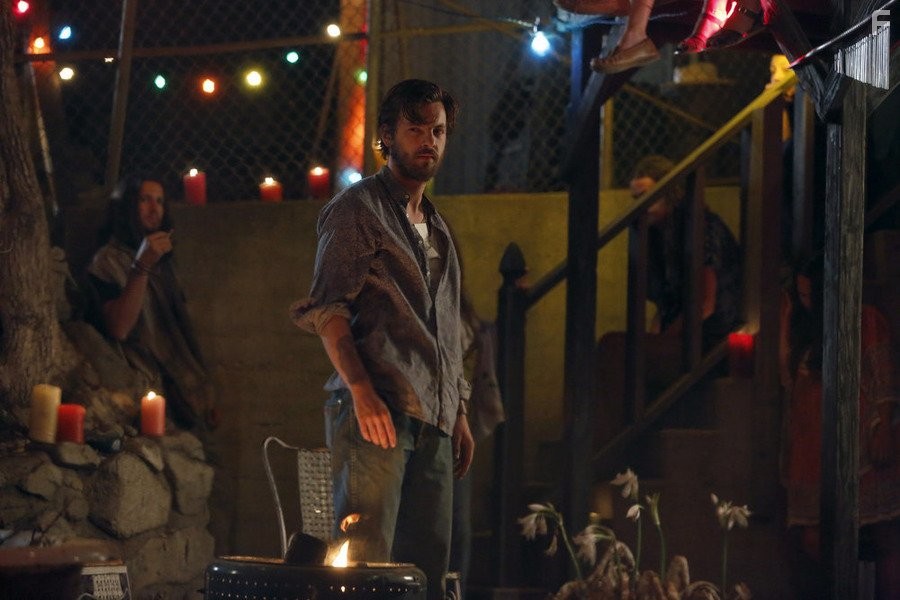 Gethin Anthony in Водолей (2015)