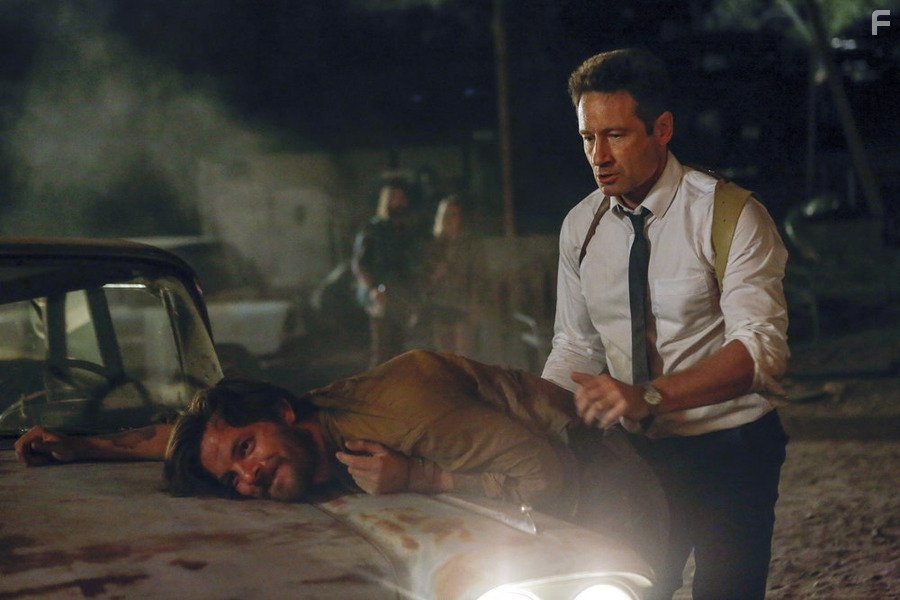 David Duchovny and Gethin Anthony in Водолей (2015)