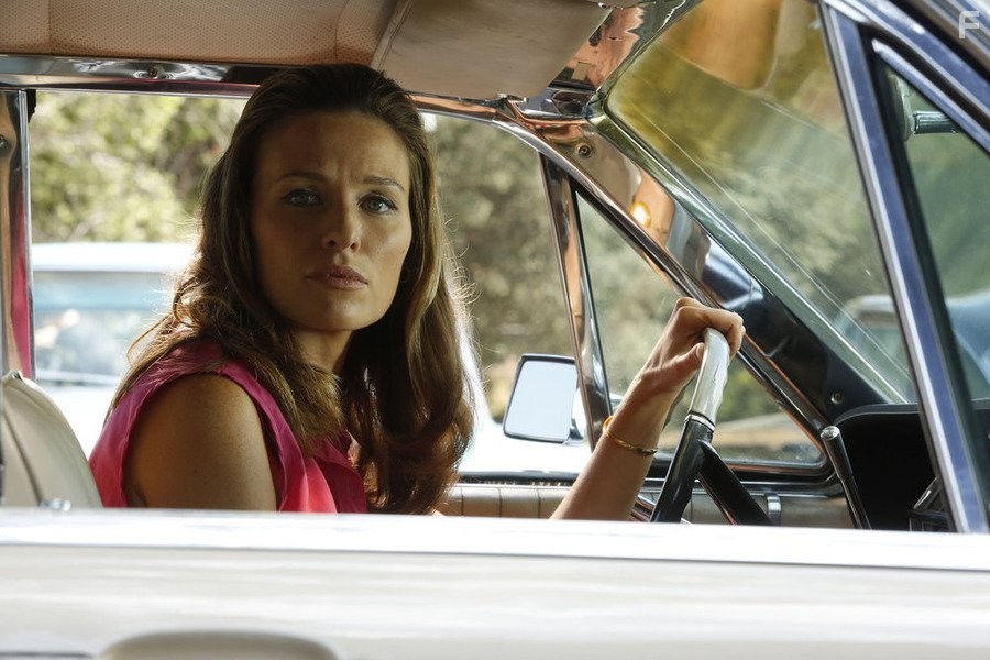 Michaela McManus in Водолей (2015)