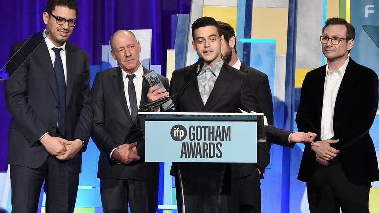 Christian Slater, Sam Esmail, and Rami Malek in Мистер Робот (2015)