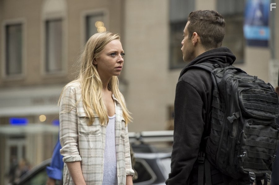 Portia Doubleday and Rami Malek in Мистер Робот (2015)