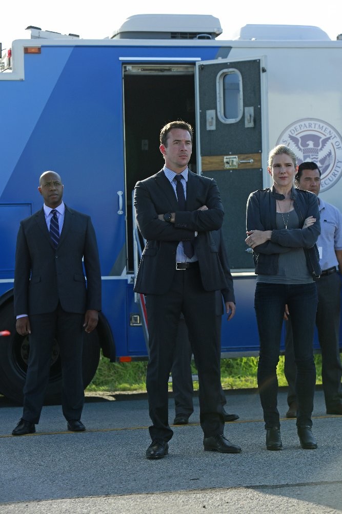 Lily Rabe and Barry Sloane in Шёпот (2015)